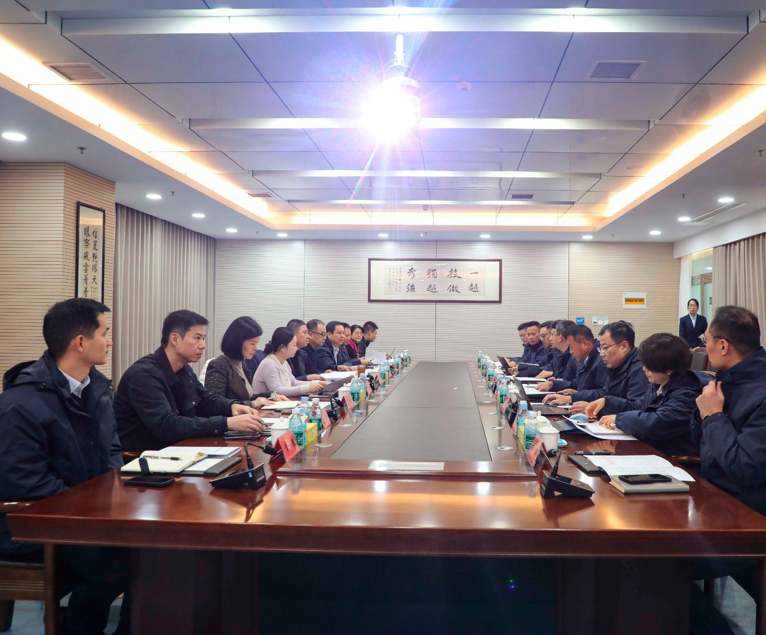 珠海交控集團黨委書記、董事長蔣模平到秀強股份調(diào)研